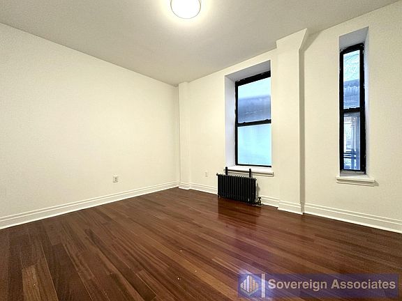 4th image of 611 W 137th St #14