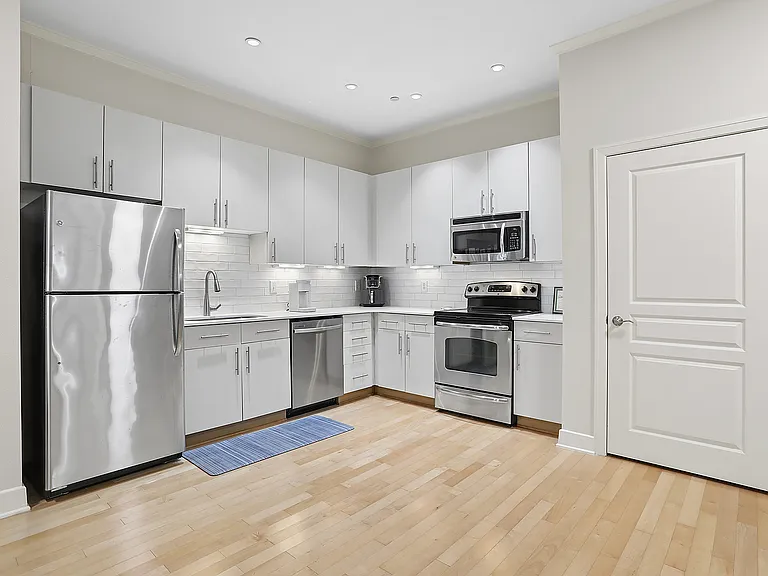 7707 Bluebonnet Blvd #321 — Photo 15