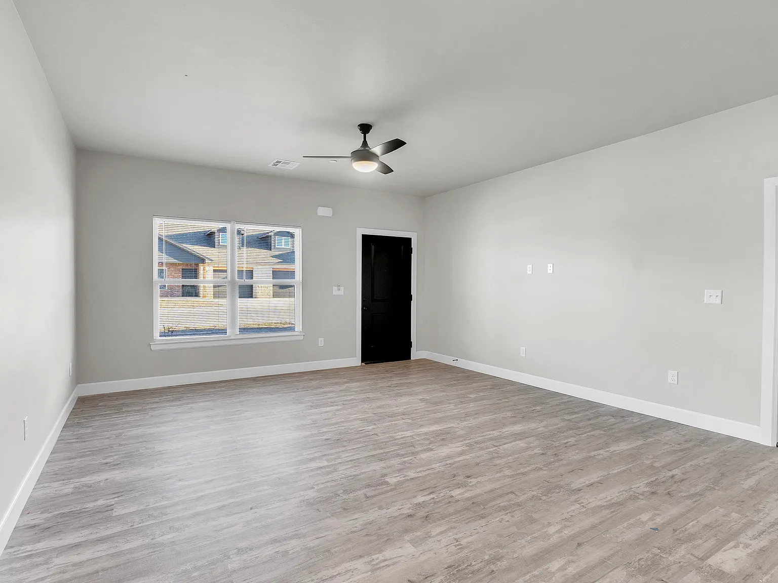 2 bed, 1122 sqft, $1,490 — Photo 3