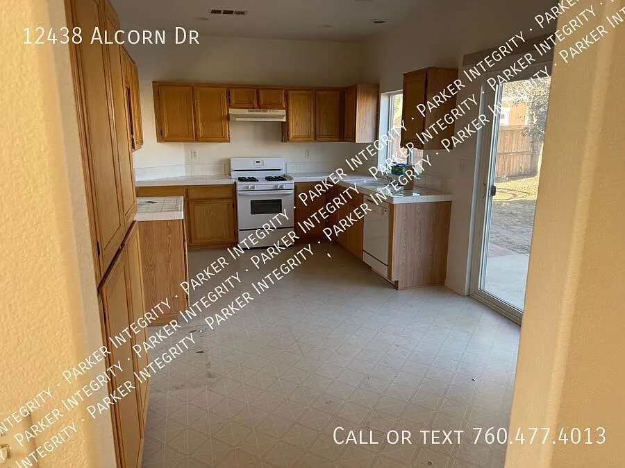 4 bed, 1659 sqft, $2,395 — Photo 4
