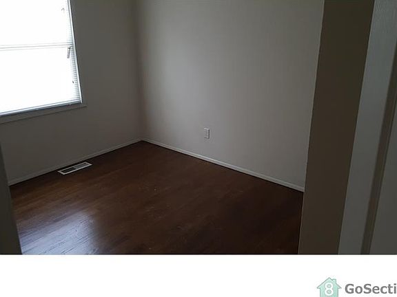 4th image of 1712 Crowley Dr