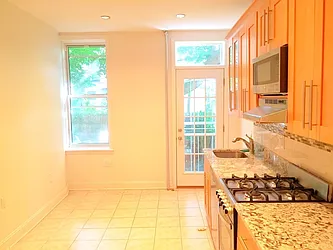 Rented by Rapid Realty Cobble Hill