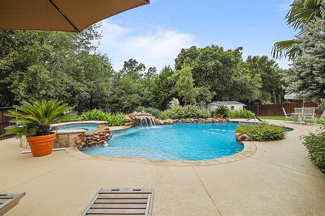 1st image of 6105 Windridge Ln