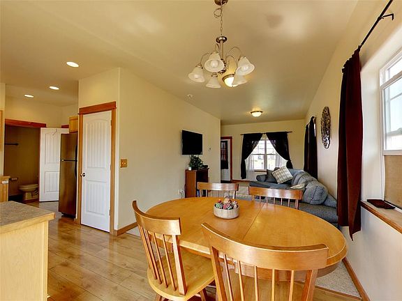 4th image of 1207B Idaho St