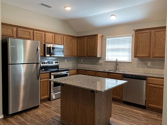 2nd image of 3502 Thistle St #1