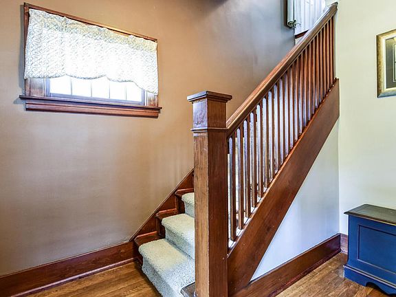 4th image of 1459 Tamarack Ave NW