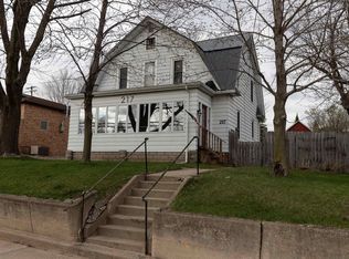 217 W Embarrass St, Hortonville, WI 54944