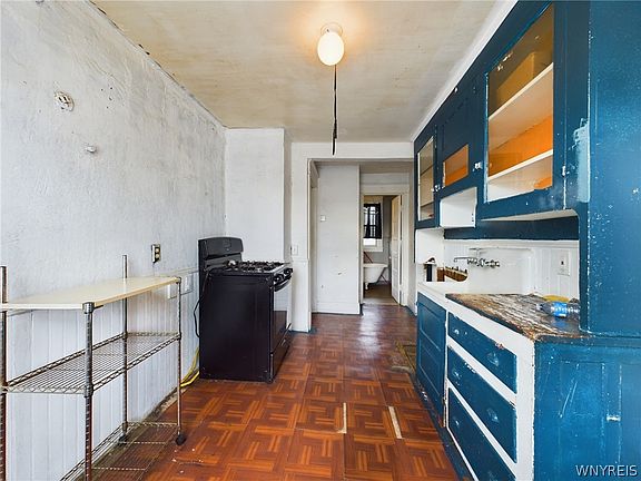 3rd image of 106 Esser Ave