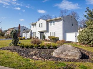 2 S Cranford Rd, Bardonia, NY 10954