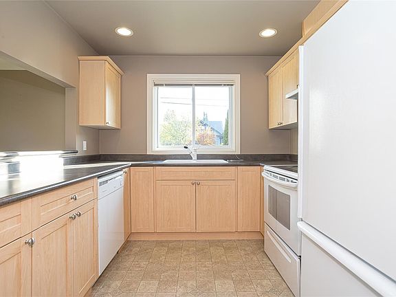 4th image of 650 Dobson Rd #102
