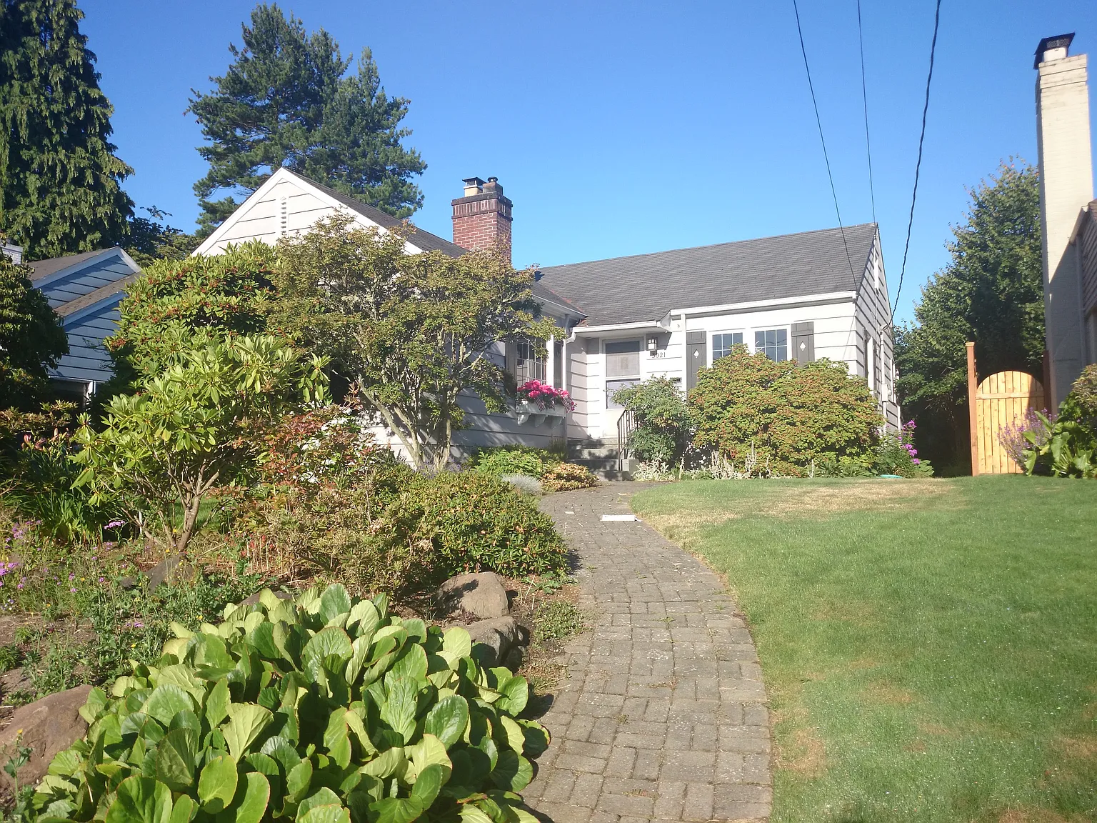 3021 27th Ave W photo 1