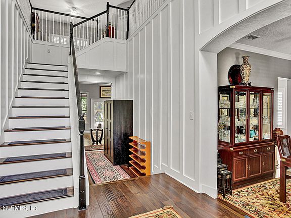 3rd image of 1809 FOREST GLEN Way