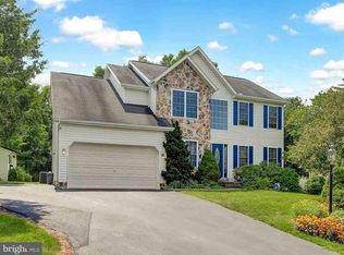 932 Willow Ridge Dr, York, PA 17404