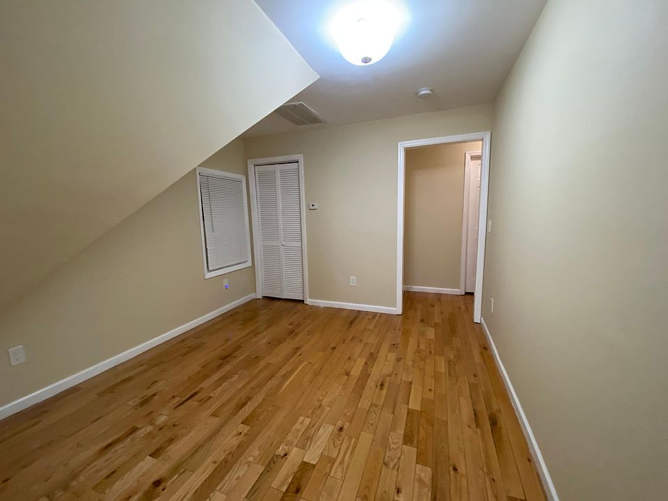 1st image of 158 Elwood Ave