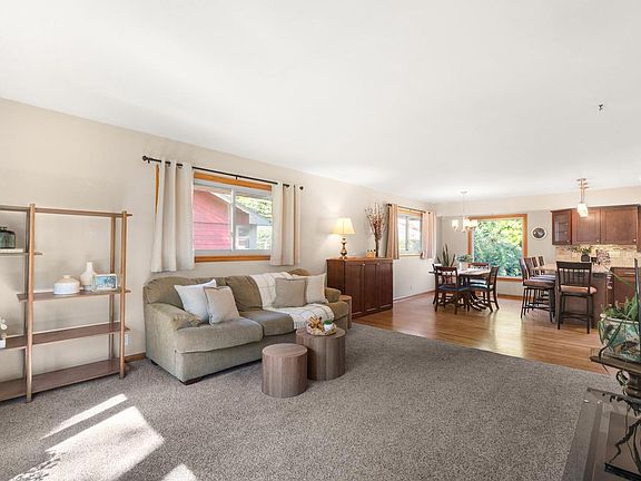 2nd image of 5444 N Dexter AVENUE