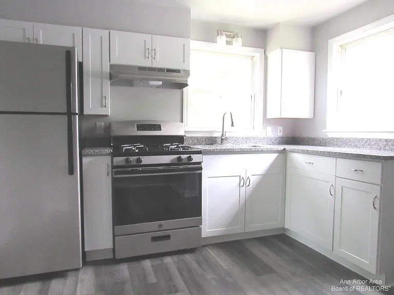 276 Devonshire St — Photo 5