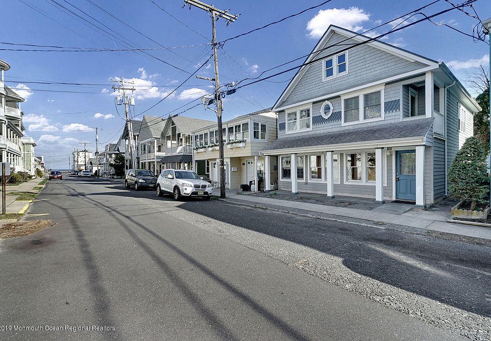 2nd image of 38 McClintock St