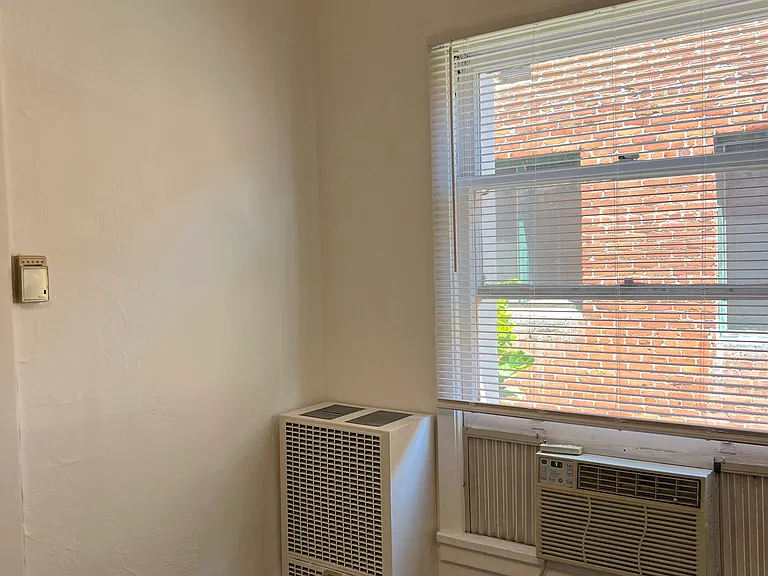 4604 Los Feliz Blvd #202 — Photo 9