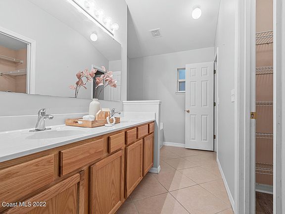 5th image of 1720 La Maderia Dr SW