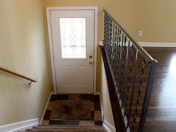 3rd image of 2641 Prescott Dr