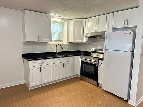 3rd image of 60 6th Ave #1