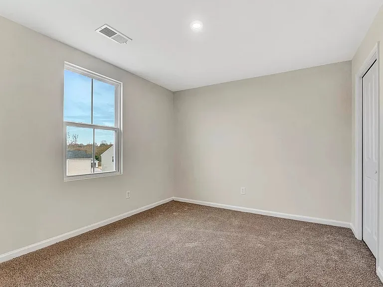8 Torrington Dr — Photo 3