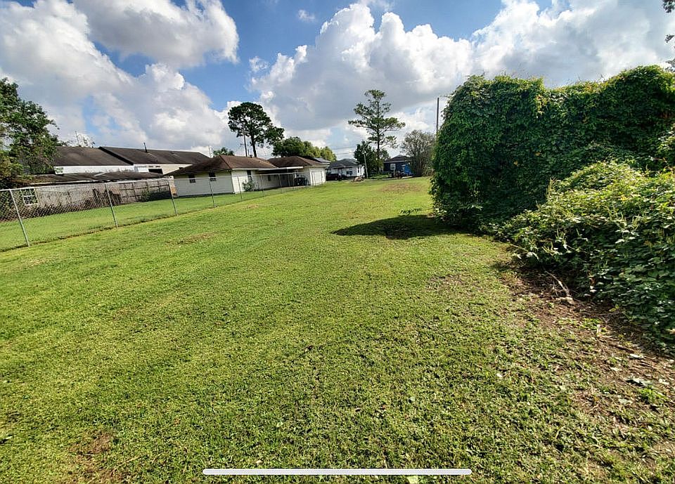1st image of 4840 Eastview Dr