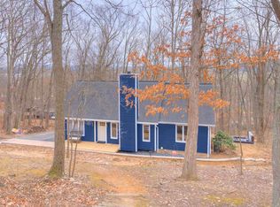 465 Tomahawk Dr, Christiansburg, VA 24073