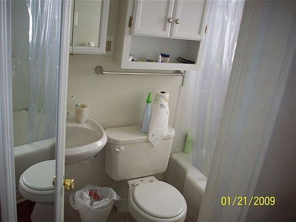 722 #1 - Bathroom