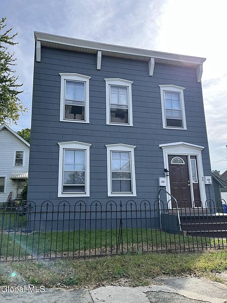 2nd image of 1206 5th Avenue