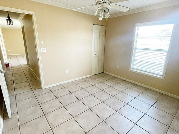3rd image of 205 NE 9th Ave #1