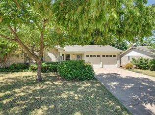 1908 Victoria Dr, Arlington, TX 76012