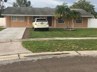 8215 Pinehurst Cir, Tampa, FL 33615