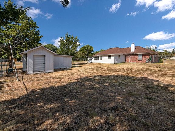 5th image of 307 Western Dr