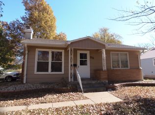 511 N 4th St, Hiawatha, KS 66434