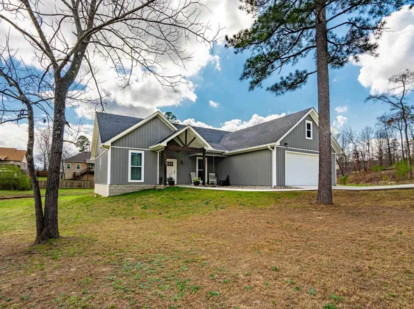 1038 Marion Anderson Rd, Hot Springs, AR 71913