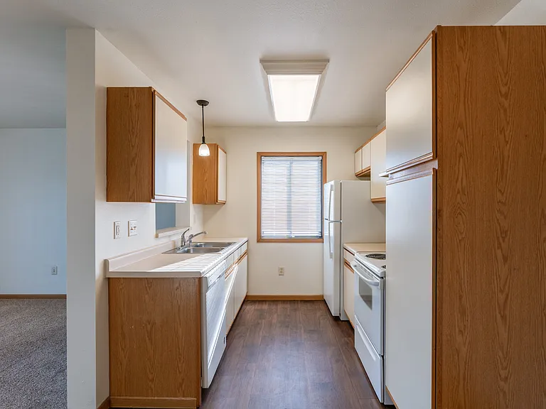 Grand Forks, ND Autumn Ridge Apartments | Kitchen