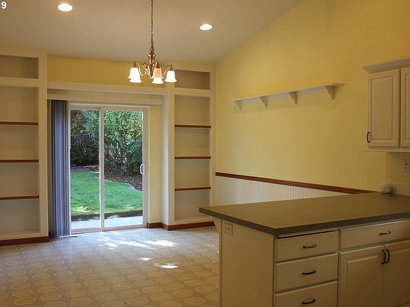 5th image of 407 NW 88th St