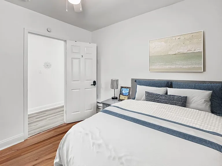 1403 Steele St — Photo 10