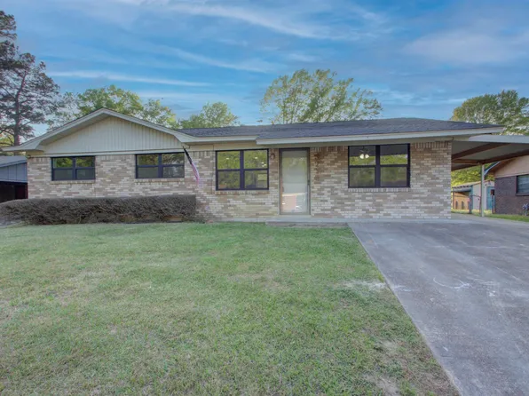 3715 Forestwood St, Texarkana, AR 71854
