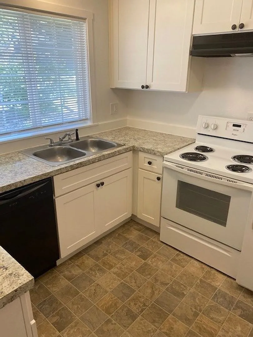 DMW3418 4P — Photo 1