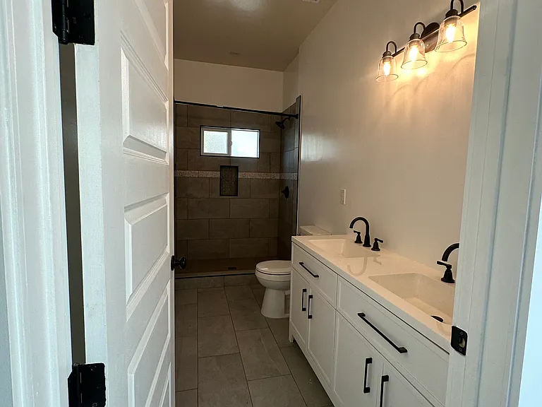 2612 Juliet St #1/2 — Photo 4