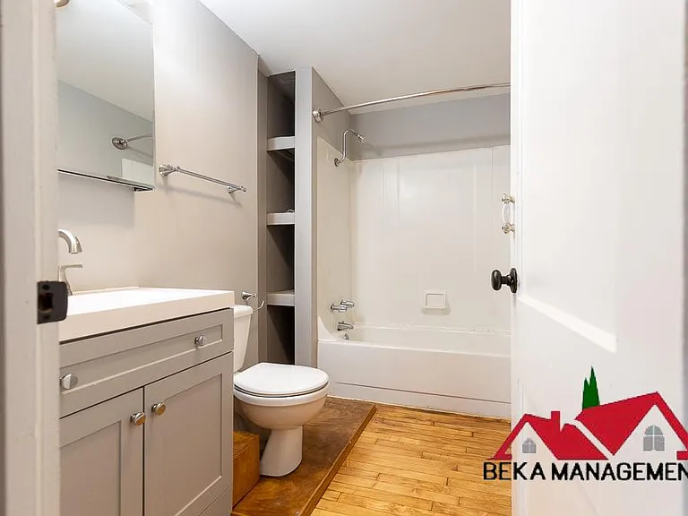 941 Starkweather St #5 — Photo 9