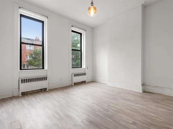 59-29 Linden Street image 6 of 22