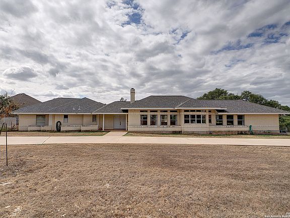 3rd image of 1006 MISTY WATER LN