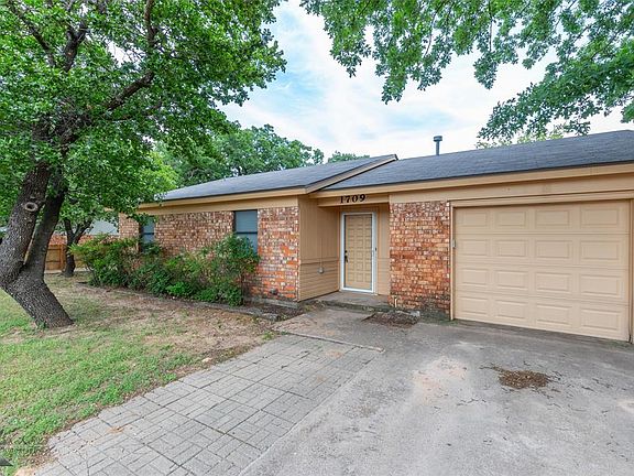 3rd image of 1709 Friar Ct