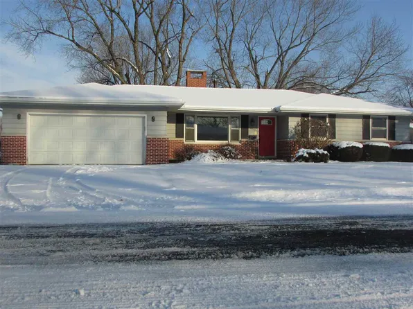 2808 N Millbrook Dr, Peoria, IL 61604