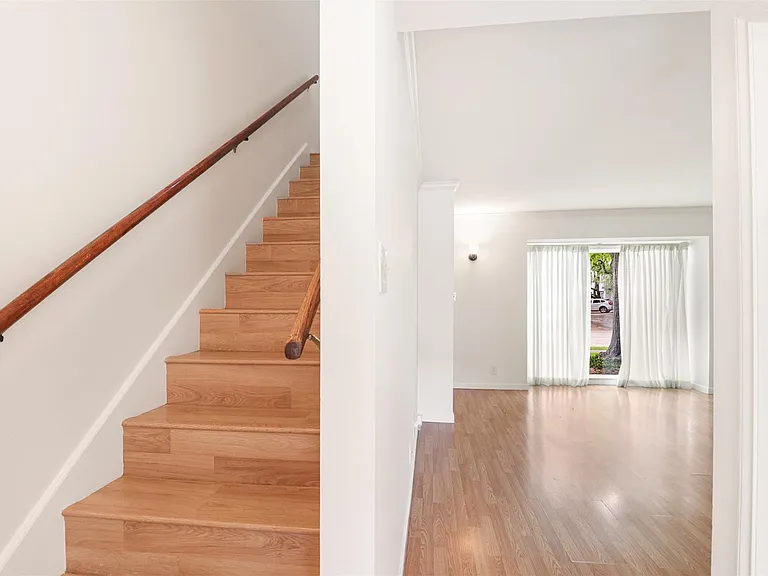 6332 Chevy Chase Dr #16 — Photo 18