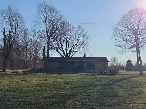 3262 W Wagner Rd, Buchanan, MI 49107