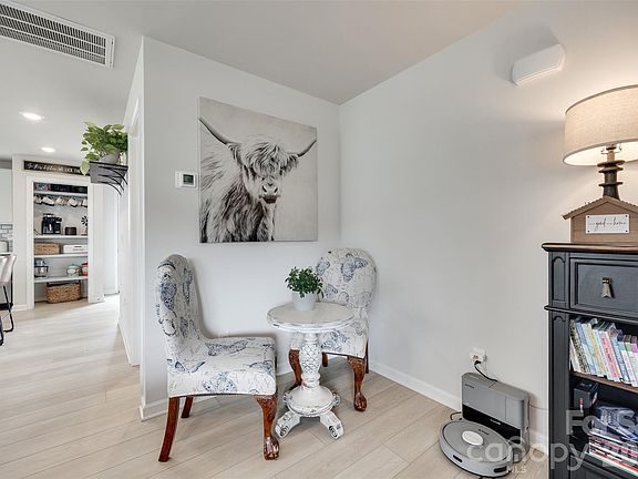 5th image of 1208 Old Fort Dr